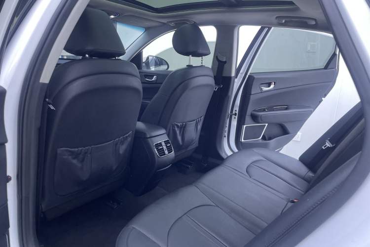 Used Kia K5 2016 2.0L Automatic LUX
