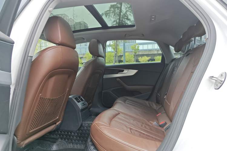 Used Audi A4L 2018 30th Anniversary Edition 40 TFSI Fashion Model
