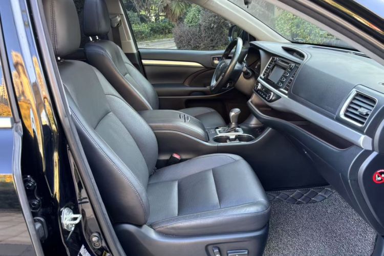 Used Toyota Highlander 2017 2.0T Four-Wheel Drive Luxury Edition 7 Seats