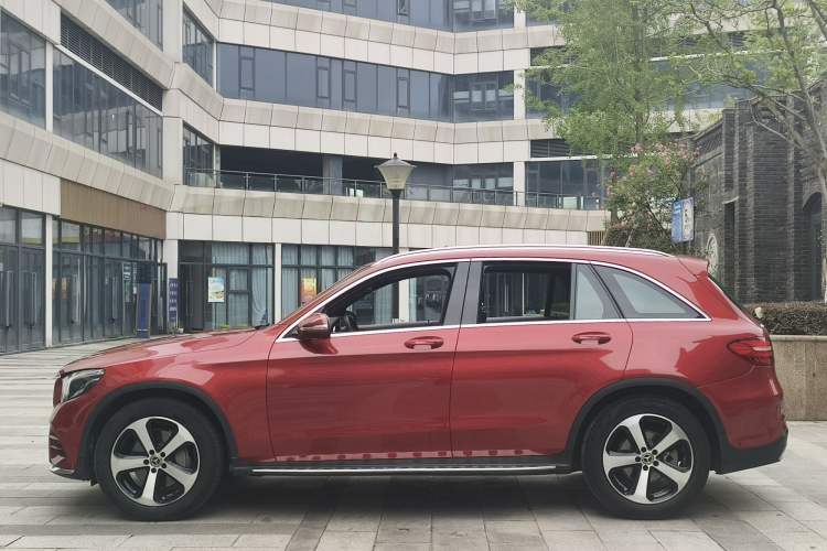 Used Mercedes-Benz GLC 2019 GLC 260 4MATIC Luxury Model
