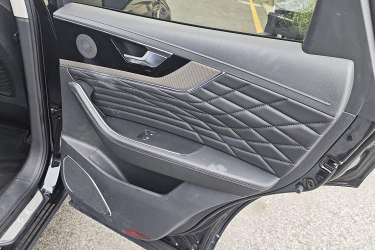 Used Hongqi HS5 2022 Revised Version 2.0T Smart Connect Flagship Edition
