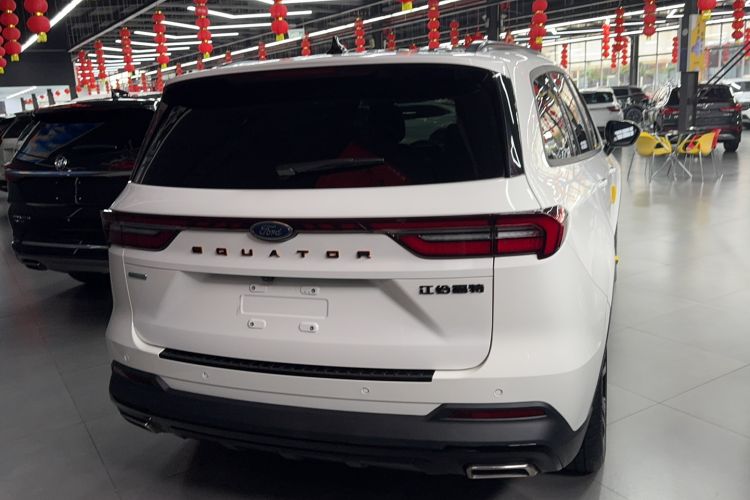 Used Ford Equator 2023 EcoBoost 225 Obsidian Orange Edition Prestige 7-Seater (2/2/3)
