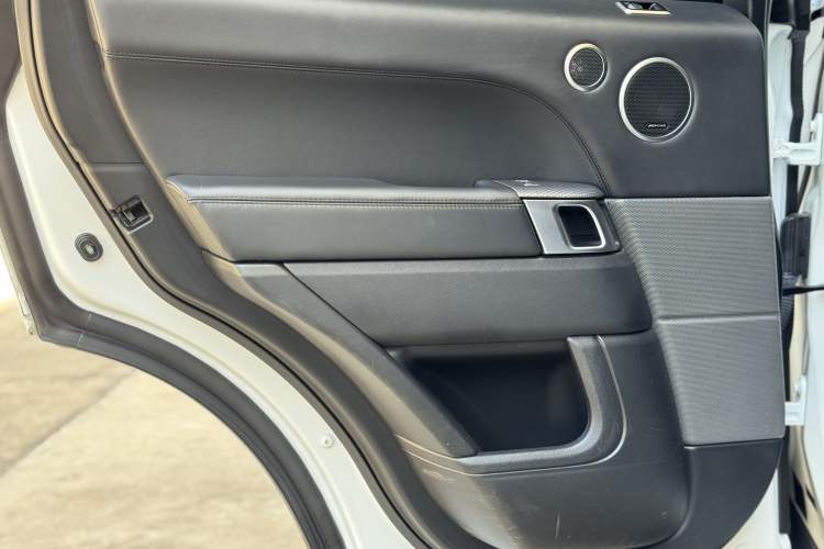 Used Land Rover Range Rover Sport 2020 3.0 L6 HSE DYNAMIC
