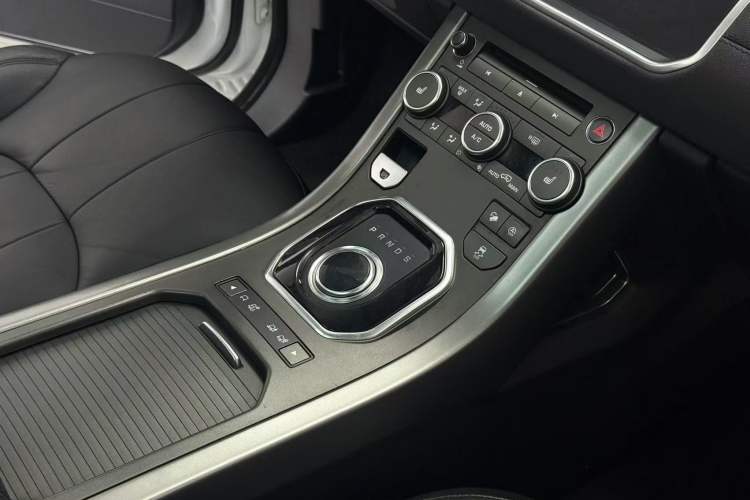 Used Land Rover Range Rover Evoque 2016 2.0T SE PLUS Smart Enjoyment Edition
