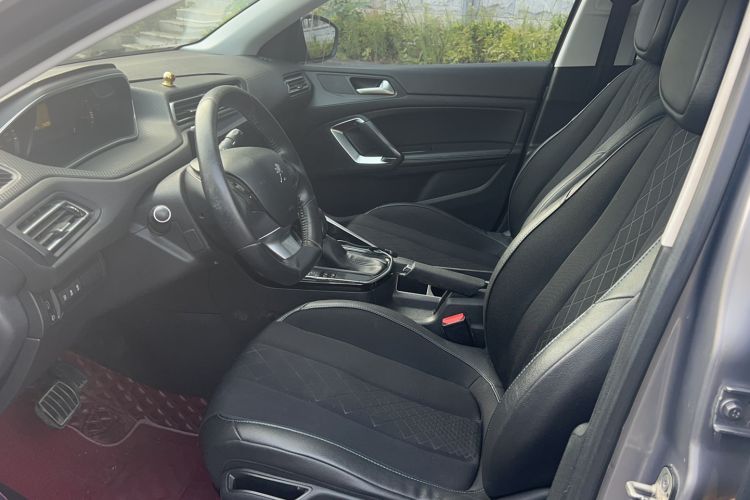 Used Peugeot 308 2016 1.6L Automatic Luxury Edition
