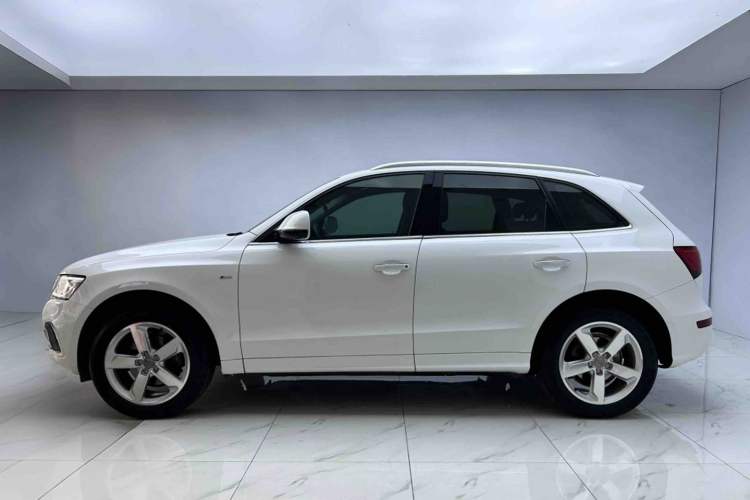 Used Audi Q5 2017 Plus 40 TFSI Ambition Model
