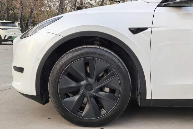 Used Tesla Model Y 2023 Rear-Wheel-Drive Version
