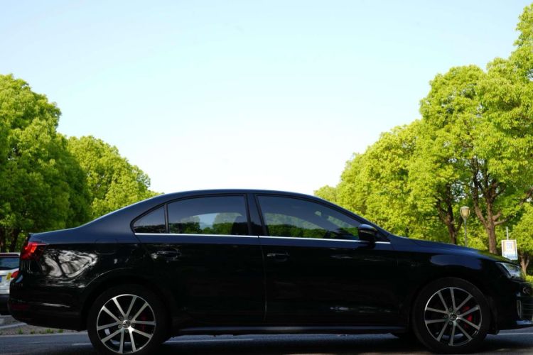 Used Volkswagen Sagitar 2013 2.0 TSI GLI
