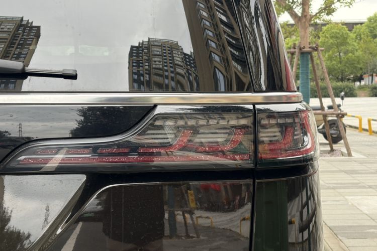 Used VOYAH Dream 2025 PHEV Four-Wheel-Drive Flagship Kunpeng Edition
