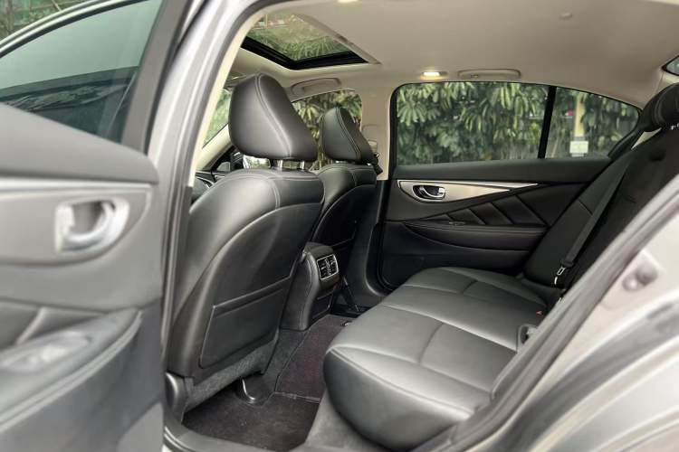 Used Infiniti Q50L 2018 2.0T Enjoyment Edition China V standard
