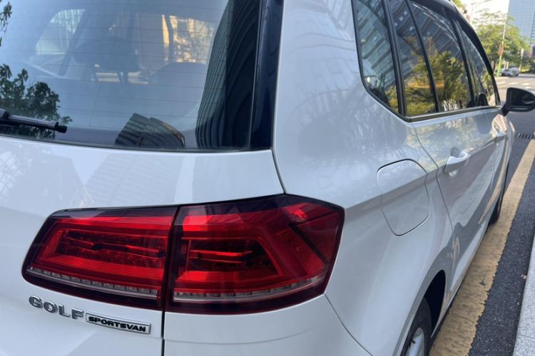 Used Volkswagen Golf Sportsvan 2016 1.6L Automatic Comfort Model
