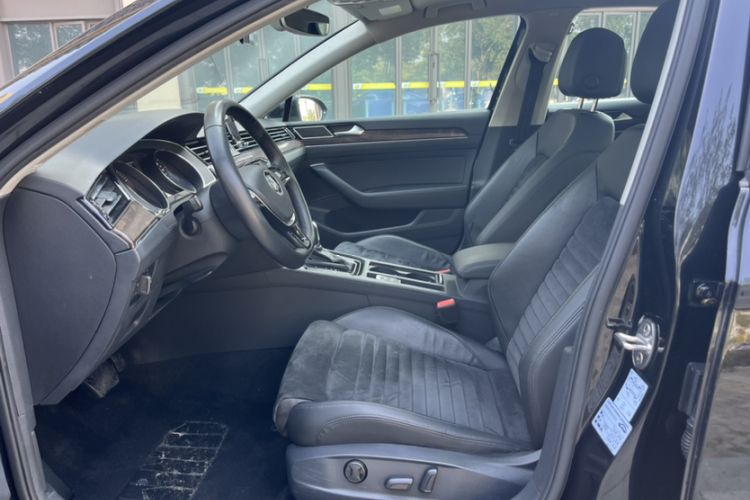 Used Volkswagen Magotan 2018 330TSI DSG Luxury Model
