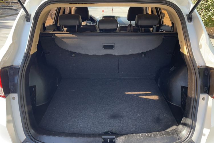 Used Dongfeng Aeolus AX7 2015 2.0L Manual Zhiyi Trim