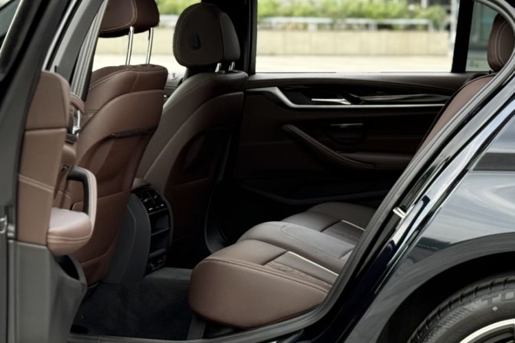 Used BMW 5 Series 2022 Second Facelift 525Li M Sport Package
