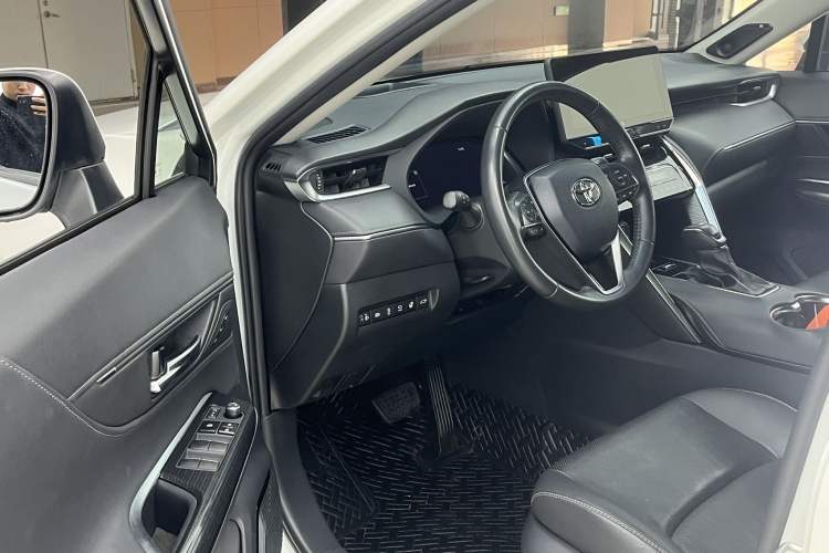 Used Toyota Venza 2022 2.0L CVT Two-Wheel Drive Prestige Edition
