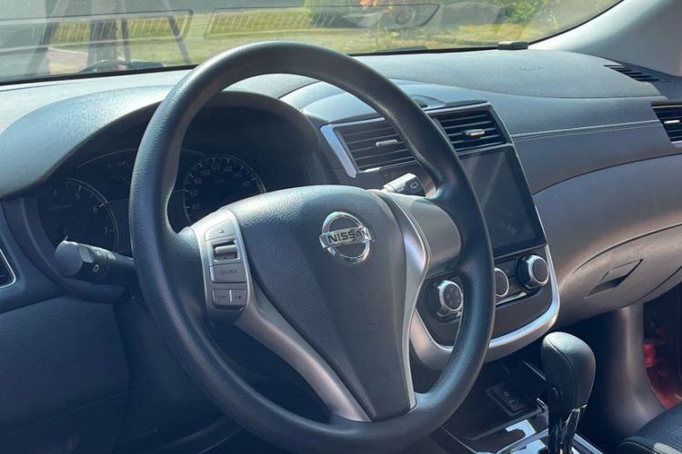 Used Nissan Tiida 2016 1.6L CVT Cool Dynamic Edition