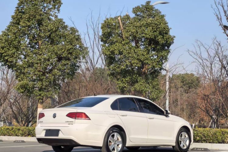 Used Volkswagen Lamando 2017 230TSI DSG Fashion Edition
