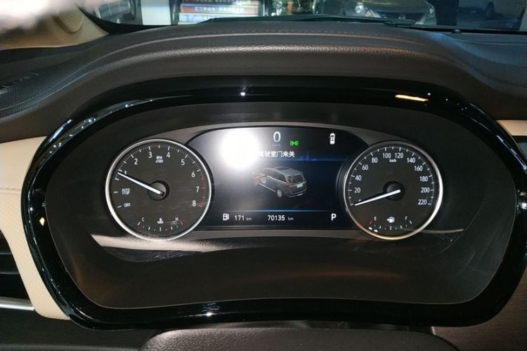 Used Buick GL8 2023 Facelifted Land Cruiser Executive Luxury Version
