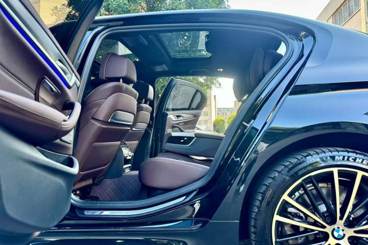 Used BMW 5 Series 2021 Restyled 530Li Luxury Edition M Sport Package
