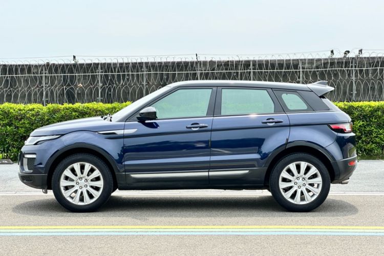 Used Land Rover Range Rover Evoque 2017 2.0T PURE Style Edition
