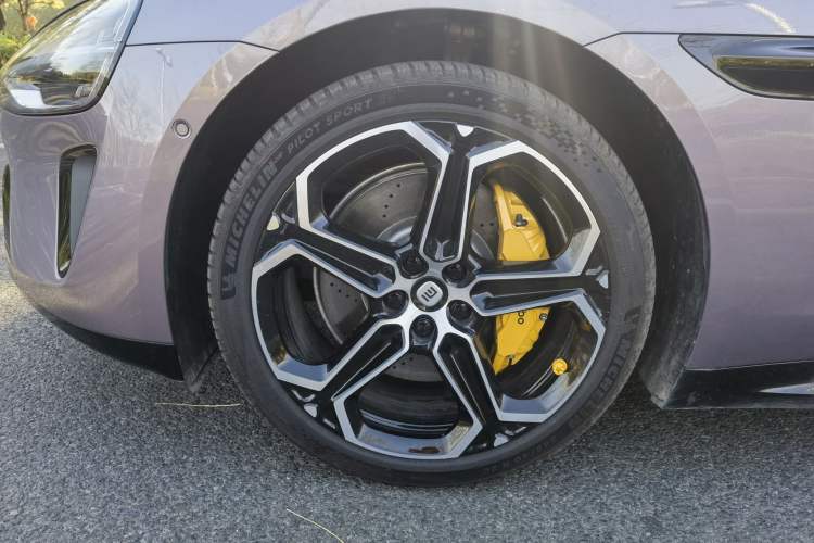 Used  SU7 2024 Rear-Drive Ultra-Long Range Advanced Pro-Level Intelligent Driving Version
