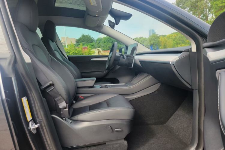 Used Tesla Model Y 2024 Rear-Wheel-Drive Version
