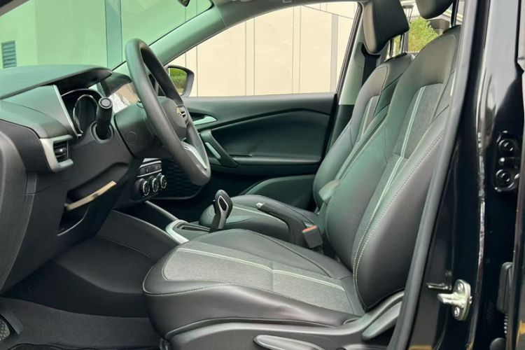 Used Chevrolet Trax 2019 325T Automatic Fun Edition China VI Standard
