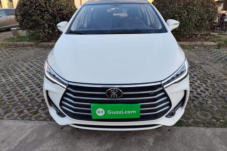 Used BYD Song MAX 2018 1.5T Automatic Smart Connect Elite Model with 6 Seats
