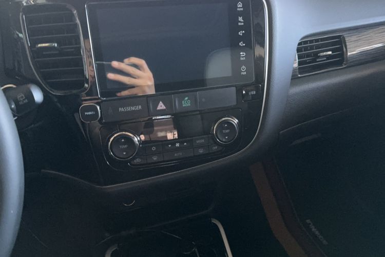 Used Mitsubishi Outlander 2019 2.0L Two-Wheel Drive Comfort Edition 5 Seats China VI Standard
