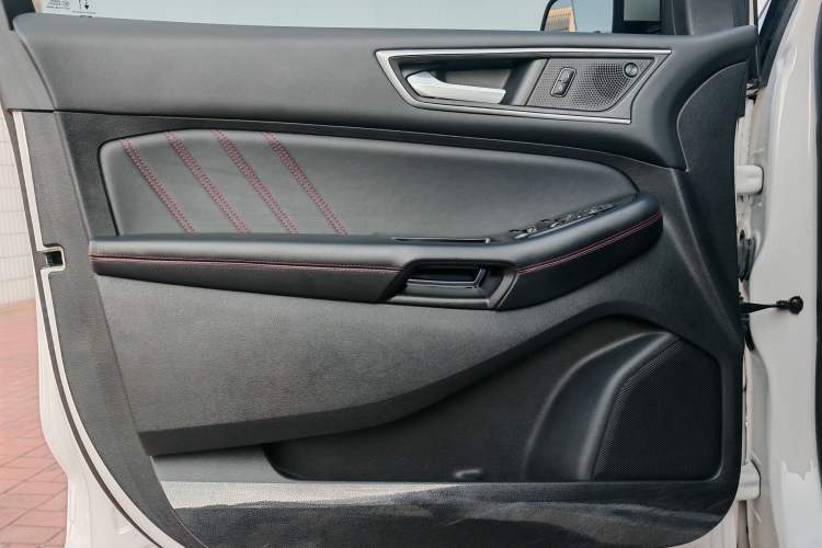 Used Ford Edge 2021 PLUS EcoBoost 245 4x4 ST-Line 7-Seater
