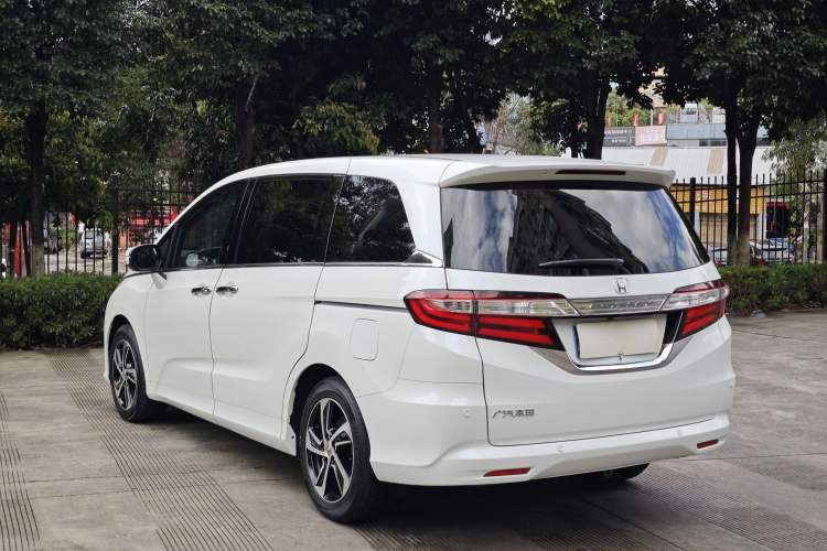 Used Honda Odyssey 2015 Updated Version 2.4L Smart Edition
