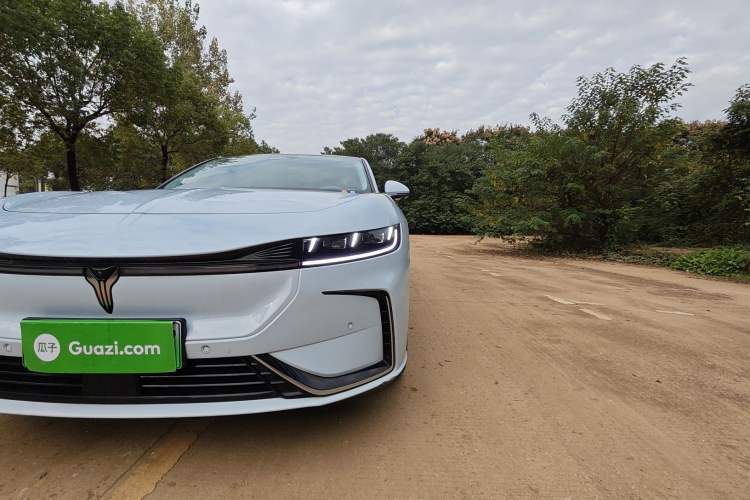 Used VOYAH PASSION 2023 Four-Wheel Drive Standard Edition