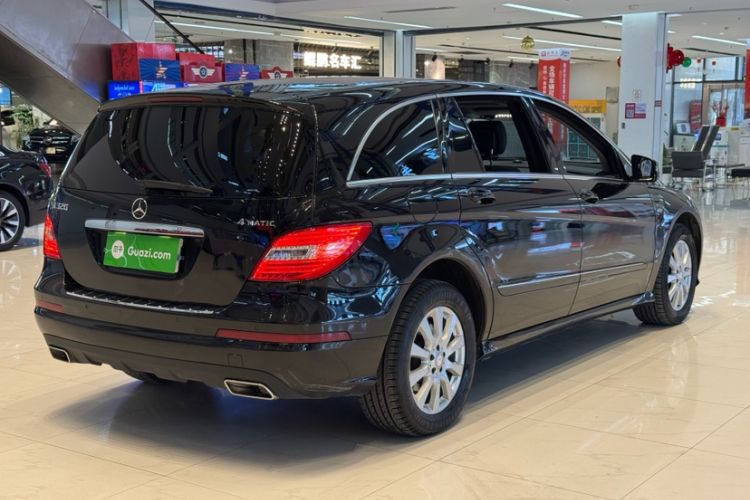 Used Mercedes-Benz R-Class 2017 R 320 4MATIC Business Edition Prestige Model
