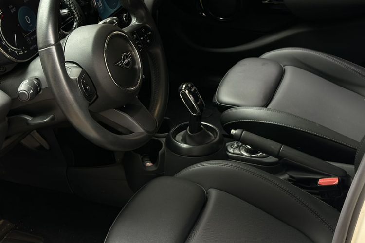 Used  MINI 2022 1.5T COOPER Classic Edition Five-Door Version
