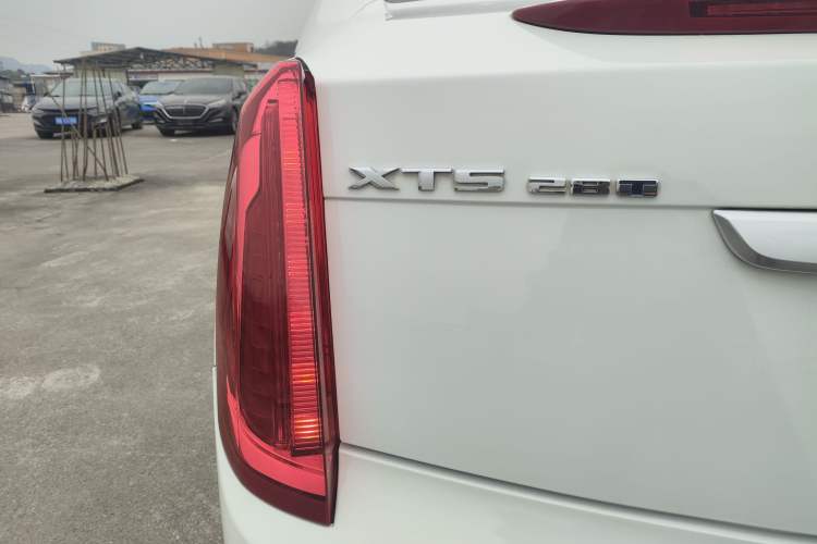 Used Cadillac XTS 2014 28T Comfort Version
