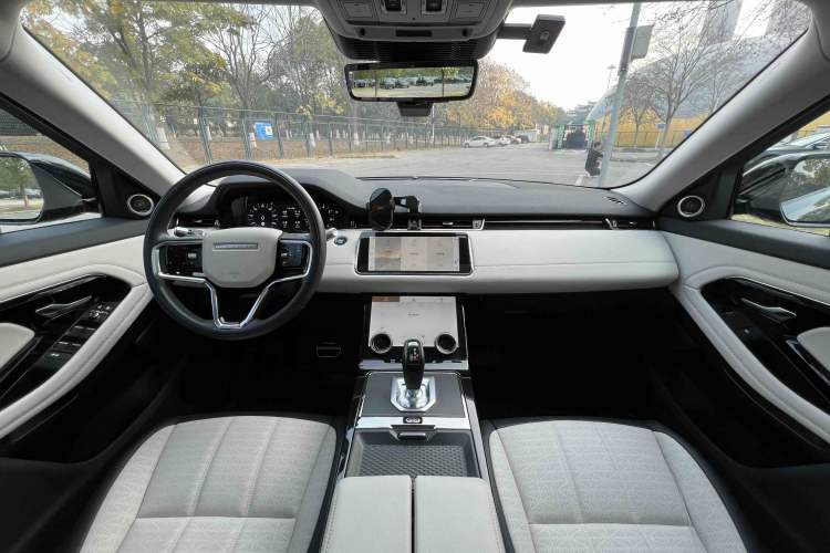 Used Land Rover Range Rover Evoque 2021 Range Rover Velar L 249PS R-Dynamic First Edition