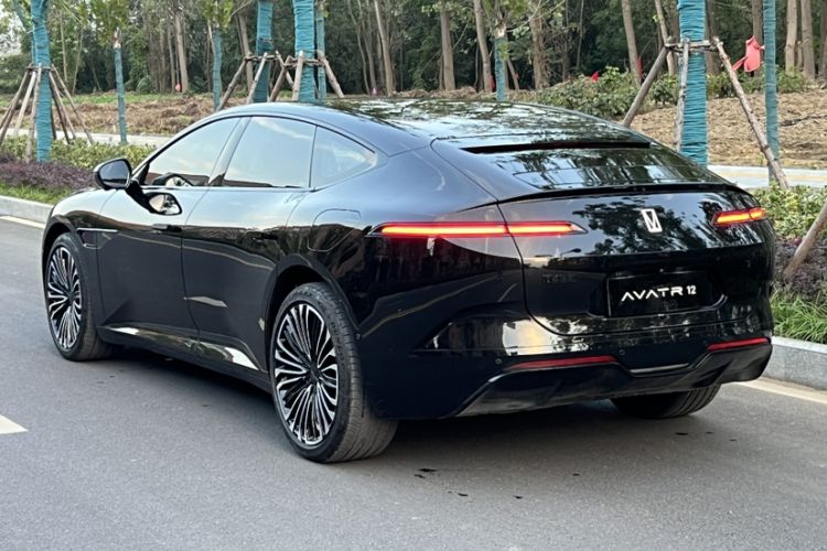 Used  12 2025 Ultra Extended-Range Edition