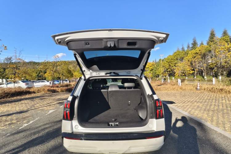 Used AION V 2024 Aion Tyrannosaurus 650 Smart Premium Edition
