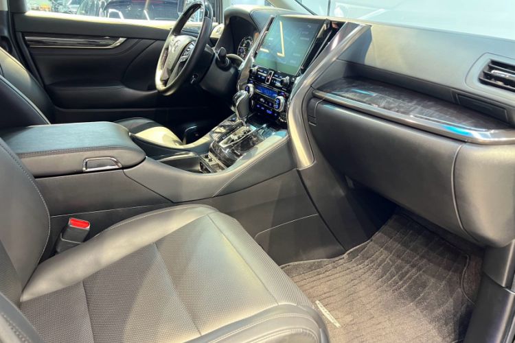 Used Toyota Vellfire 2020 Dual-Engine 2.5L HV Luxury Edition
