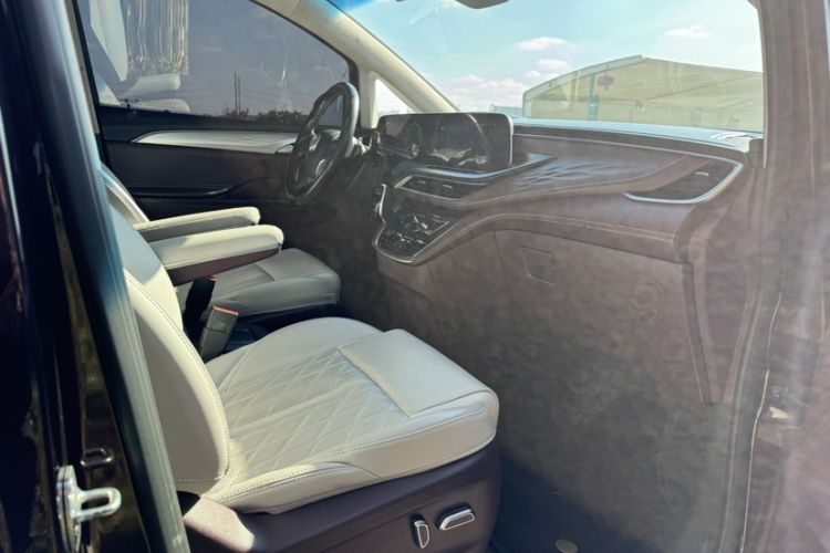 Used Buick GL8 2022 Avenir Aivia Six-Seat Deluxe Edition