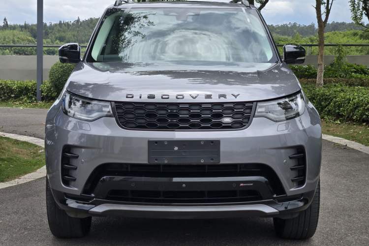 Used Land Rover Discovery 2023 Revised Version 360 PS R-Dynamic S
