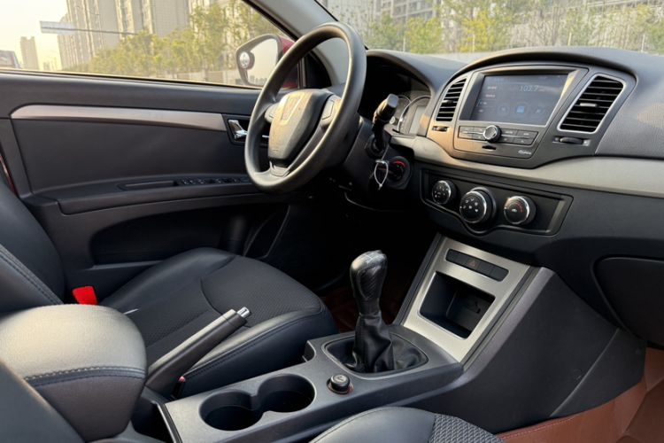 Used Roewe 350 2014 1.5L Manual Swift Edition
