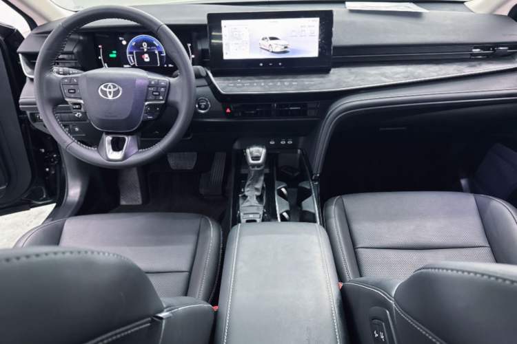 Used Toyota Camry 2024 Dual-Motor 2.0 HGVP Luxury Edition