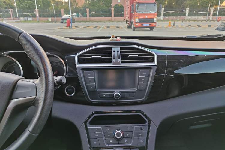 Used MG GS 2015 2.0TGI TST Luxury Edition