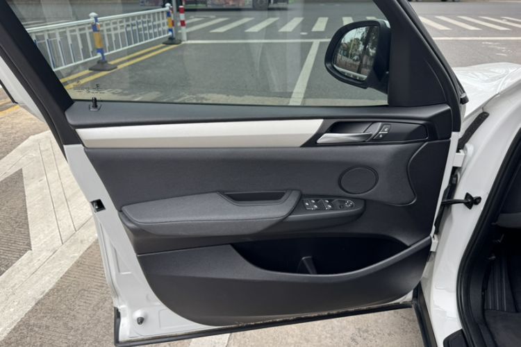 Used BMW X3 2016 sDrive20i
