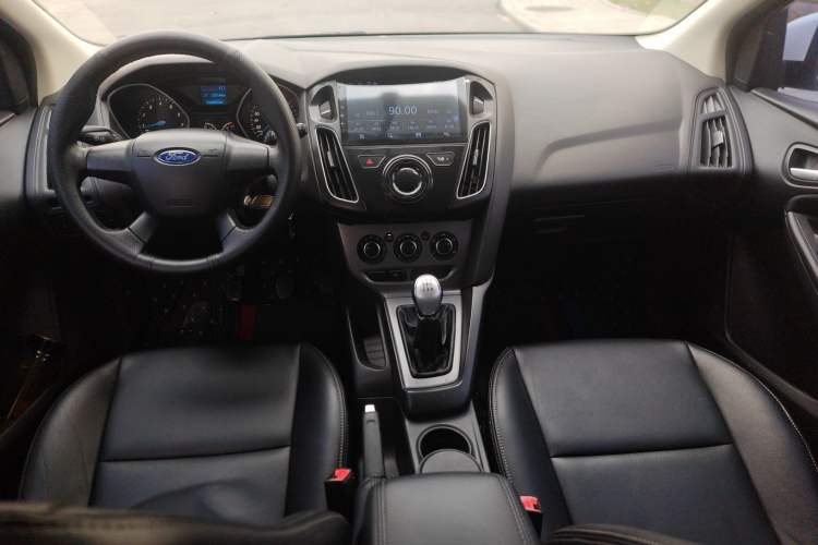 Used Ford Focus 2012 Hatchback 1.6L Manual Comfort Model
