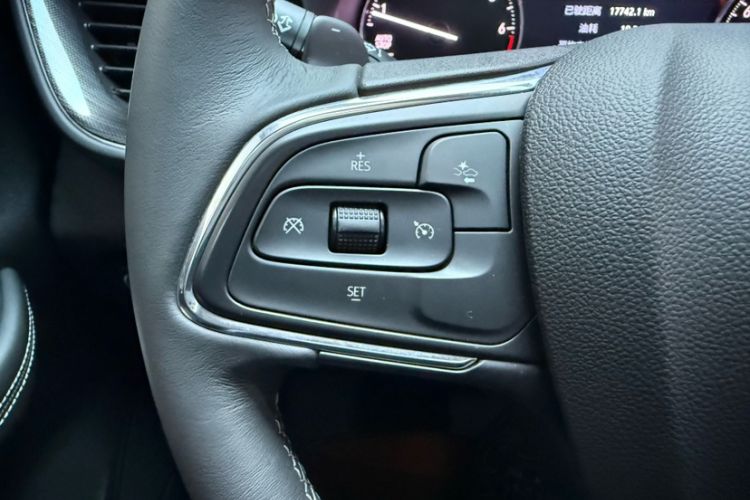 Used Buick Envision 2022 Facelift Encore S 552T Two-Wheel-Drive Luxury Model
