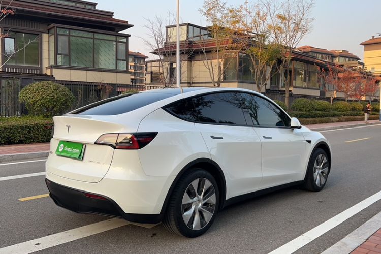 Used Tesla Model Y 2021 Long-Range All-Wheel-Drive Version 3D7
