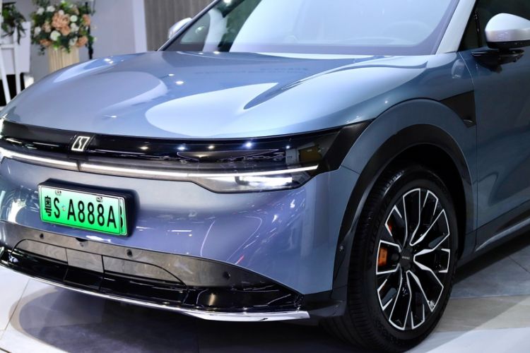 Used Zeekr 7X 2025 100 kWh Long-Range Rear-Wheel Drive with Intelligent Driving Features