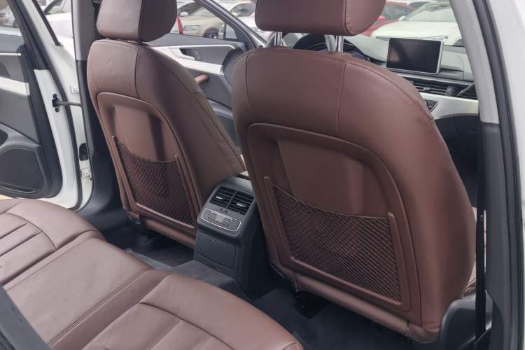 Used Audi A4L 2018 30th Anniversary Edition 40 TFSI Fashion Model
